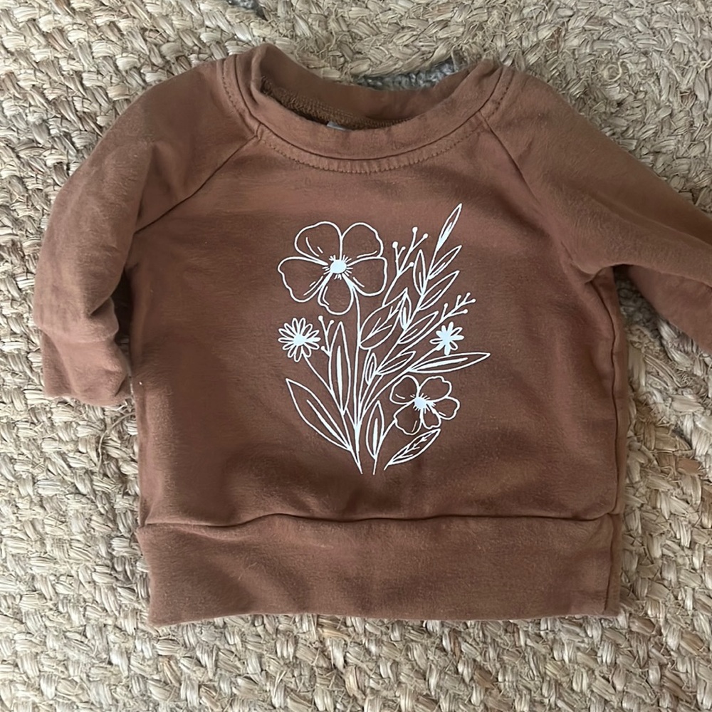 Flower sweatshirt 3-6 months